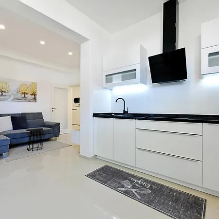 Mary 3 Guest house 3*